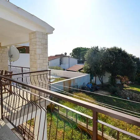 Apartment In Banjole - Istrien 17372