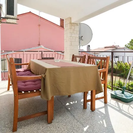 Apartment In Banjole - Istrien 17372 Apartman *