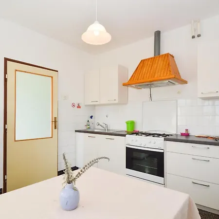 Apartment In Banjole - Istrien 17372 Apartman *