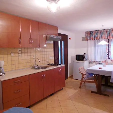 Apartment In Banjole - Istrien 17372 Apartman