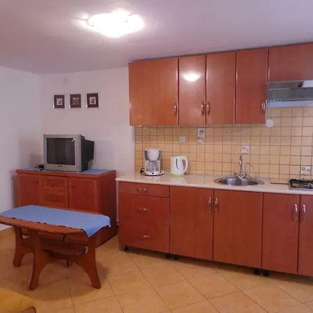 Apartment In Banjole - Istrien 17372 Apartman *